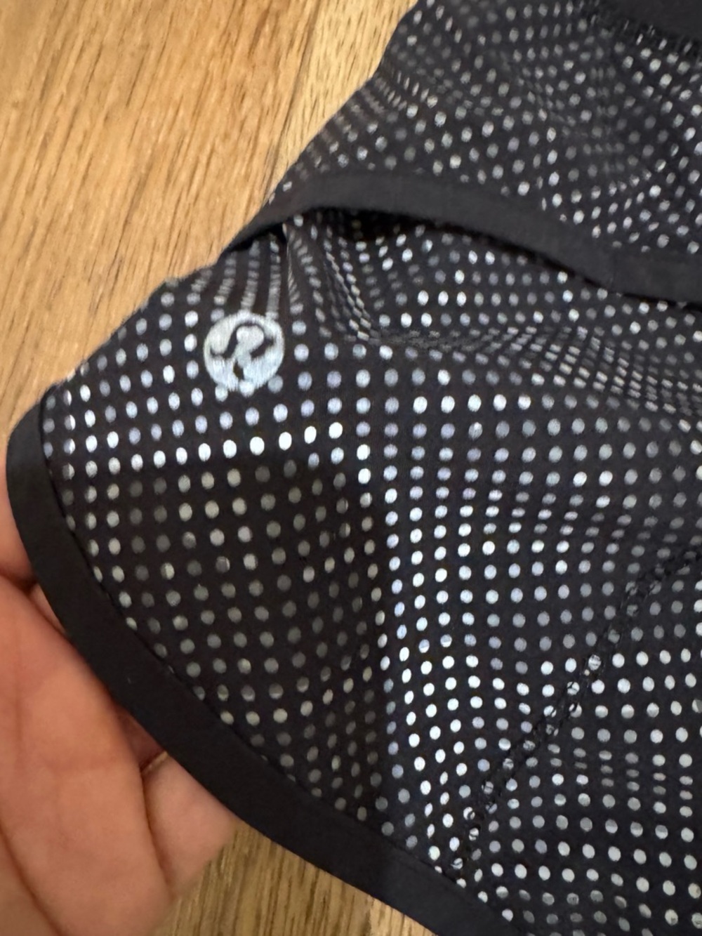 LULULEMON Athletica Ravish Reptile Speed Up Shorts reflective Size 4 EUC - Picture 6 of 7